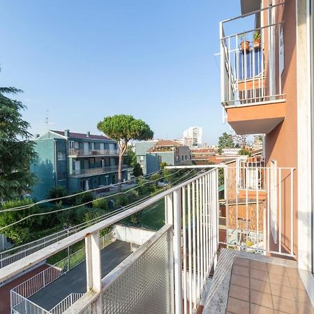 شقة Precotto Comfortable Flat With Balcony ميلان المظهر الخارجي الصورة