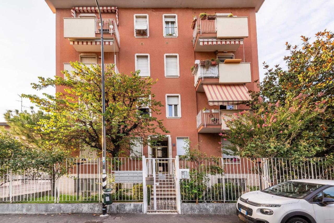 شقة Precotto Comfortable Flat With Balcony ميلان المظهر الخارجي الصورة