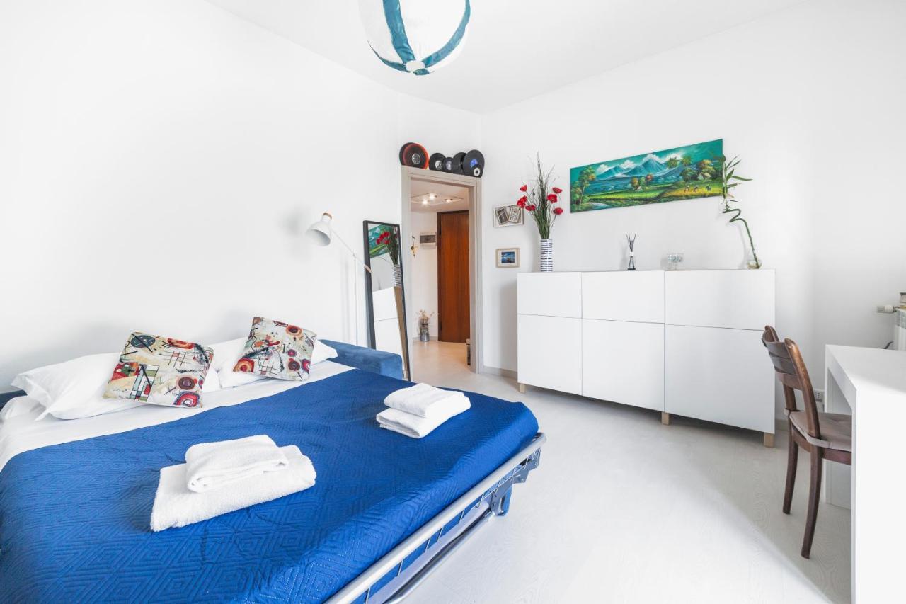 شقة Precotto Comfortable Flat With Balcony ميلان المظهر الخارجي الصورة